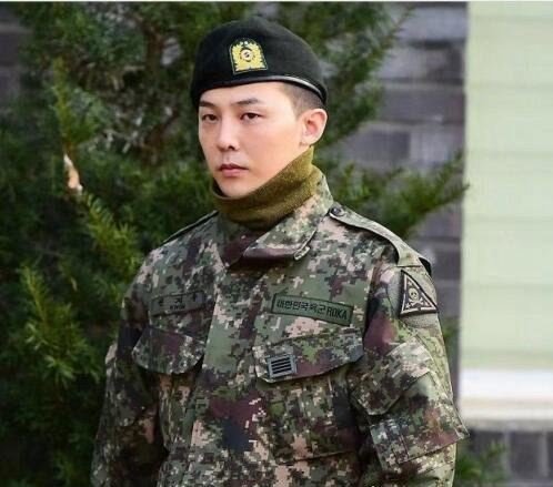 权志龙什么时候服兵役回来 2019年10月26日(王者已经归来)