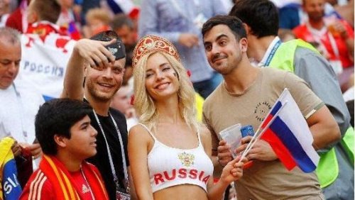 世界杯各国最美女球迷 俄罗斯最美女球迷是成人片艳星