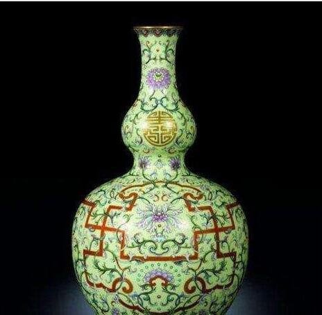 中国拍卖史上最贵瓷器 萧何月下追韩信青花瓷6.8亿成交