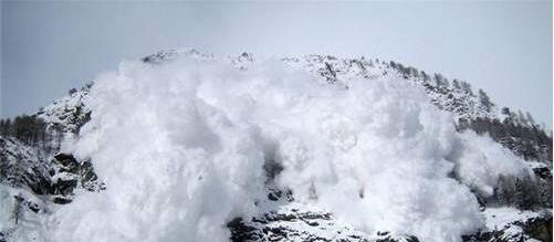 世界上最大的雪崩 秘鲁大雪崩毁灭整个城市(2万人死亡)