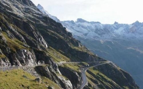 世界上最危险的公路 第一夺命公路每年平均有300人丧命于此