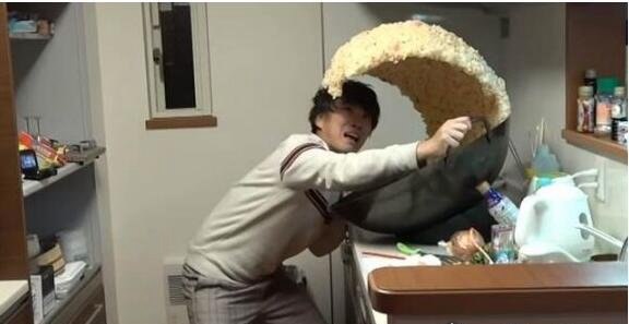 世界最牛炒饭 "海啸炒饭"爆红网络(网友:难道食神再现?)