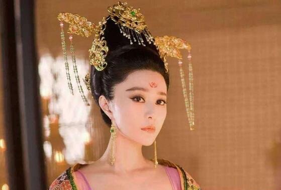 杨贵妃之死的原因揭秘 在逃亡的途中唐玄宗为自保赐死杨贵妃