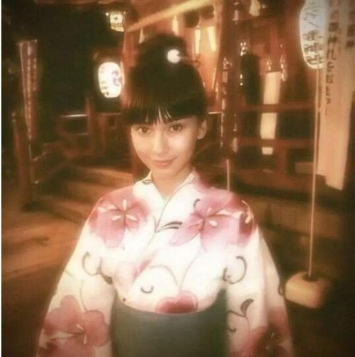 Baby和服旧照曝光 就像洋娃娃一样惊艳绝伦(美翻了)