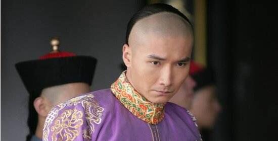 爱新觉罗·弘时是被雍正所杀吗 弘时为什么不受宠