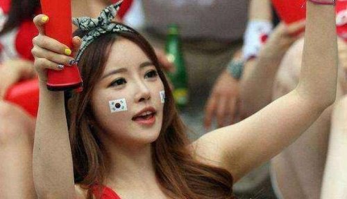 世界杯各国最美女球迷 俄罗斯最美女球迷是成人片艳星