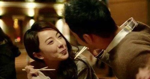 让男生突然把持不住的八个行为 能增进双方感情（女生必看）