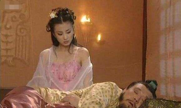 汉武帝钩戈夫人就是一个心机婊 幸好死了之后才上位