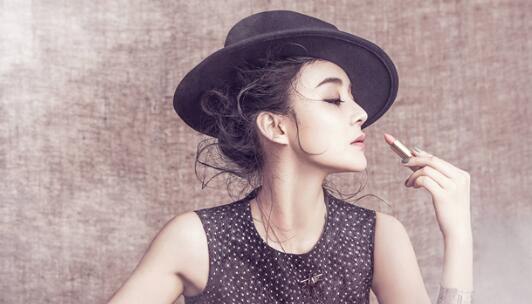 女人最吸引男人的年龄是30岁 女生最漂亮的年龄段不在18（在28到35岁）