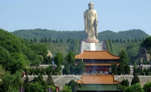 世界上最大的石刻弥勒佛像 四川乐山大佛高达71米