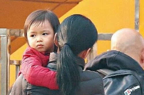 刘德华公开女儿 刘向蕙面容清秀被赞可爱(长得像爸爸)