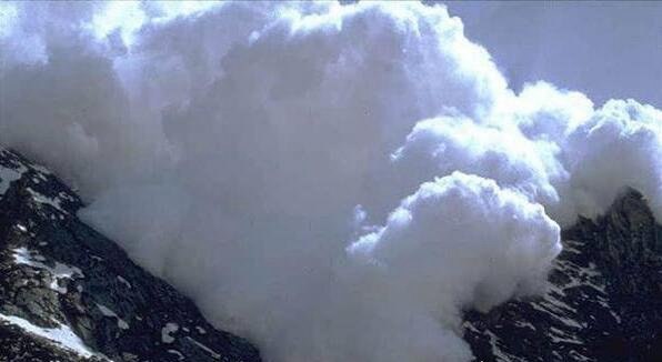 世界上最大的雪崩 秘鲁大雪崩毁灭整个城市(2万人死亡)