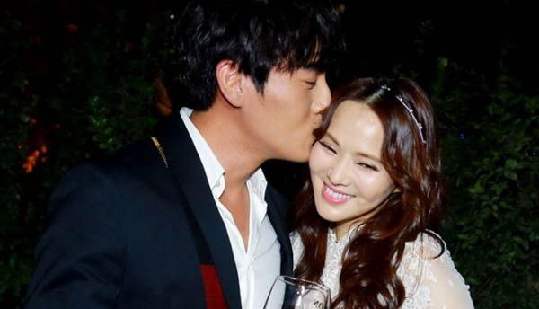 秦昊伊能静怎么好上的 伊能静婚内出轨离婚答应秦昊追求(姐弟恋)