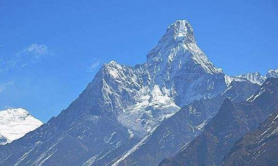 世界十大高峰排名 世界最高峰是珠穆朗玛峰(高8844米)