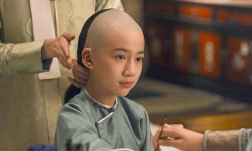 乾隆帝后谁继位？嘉庆帝上位实属于无奈(原本应该是永琪)