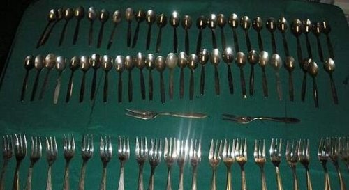 世界十大奇葩异食癖患者 现实版吃土少女喝汽油