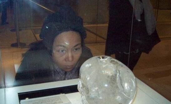 玛雅人水晶头骨之谜 英国发现13个水晶头骨真相