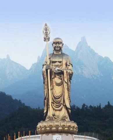 世界上最大的石刻弥勒佛像 四川乐山大佛高达71米