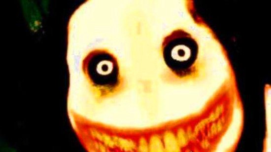 smile.jpg微笑狗原图为什么吓人 背景阴暗/眼神恐怖/表情狰狞