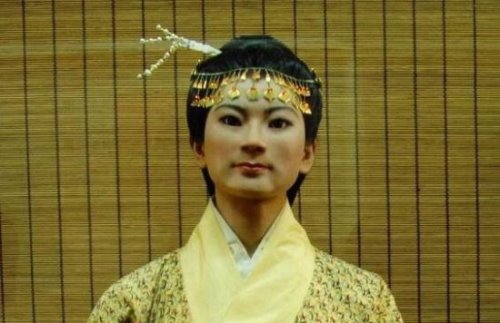 马王堆辛追夫人的真实历史 她与韩信有一段缠绵悱恻的恋情