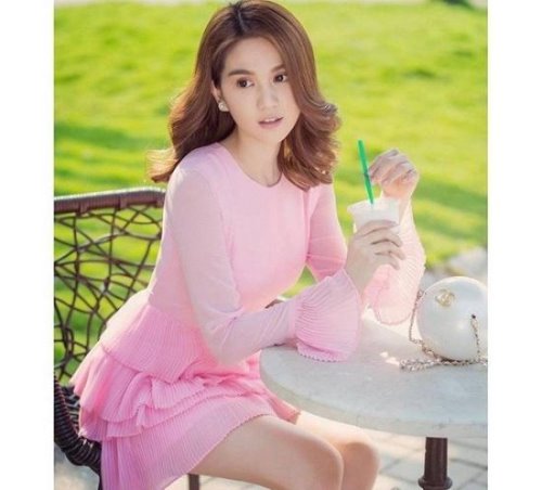 越南第一美女 邓玉贞看起来像昆凌 Ngoc Trinh吸引宅男