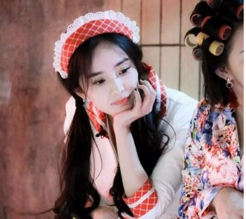 杨幂双马尾女仆装 秒变青春美少女(被称为最美豆腐西施)