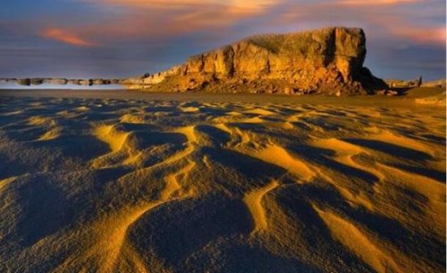 世界上海拔最高的盆地 中国青海柴达木盆地(海拔4000多米)