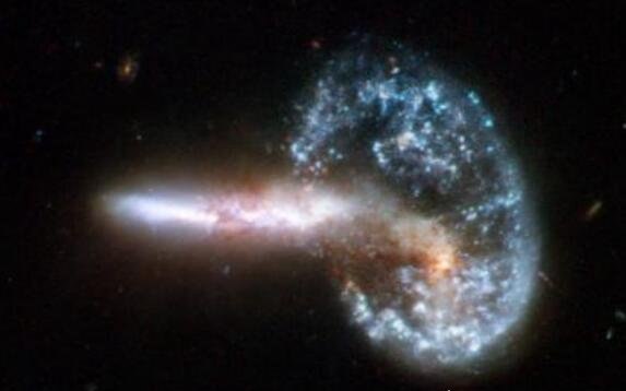 宇宙最明亮星系 极亮红外星系比300万亿个太阳还要亮
