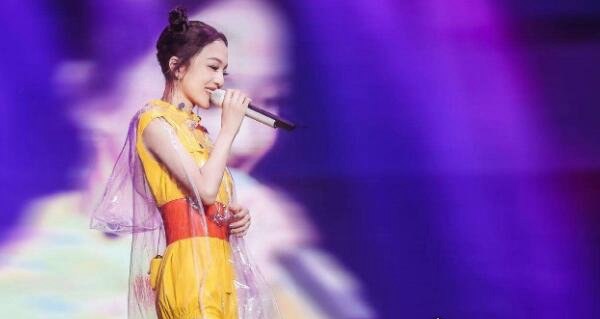 娱乐圈最惨女明星 张韶涵经历了什么大事件(三件事导致被雪藏)