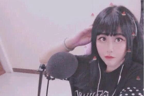 为你按下f键什么梗 调侃斗鱼主播乔碧萝殿下“萝莉变大妈”