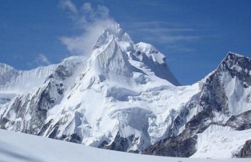 世界十大高峰排名 世界最高峰是珠穆朗玛峰(高8844米)