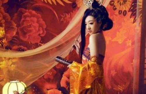 周幽王的宠妃叫什么 褒姒(烽火戏诸侯只为博其一笑)