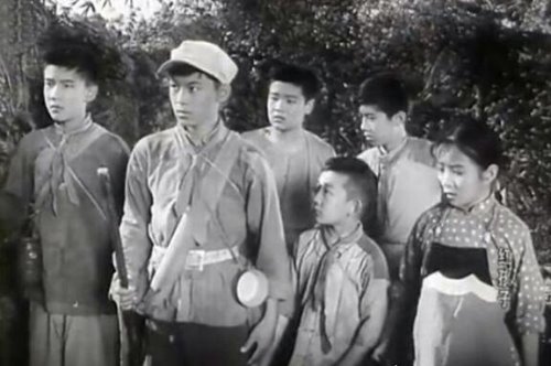共产儿童团歌出自哪个电影 影片《红孩子》的主题曲(1958年上映)