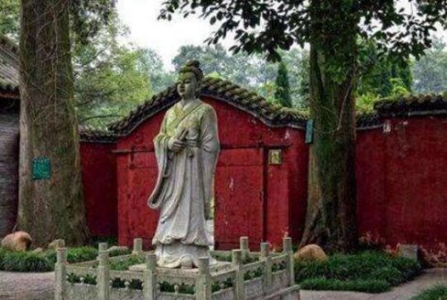 诸葛亮墓无人敢盗 只因墓穴内机关重重(进得去出不来)