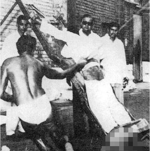 古代打板子是中国五刑之一 光屁股受杖刑不死也残废(视频)