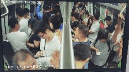 深圳五男子地铁喊趴下引恐慌 依法将判处5年以下有期徒刑