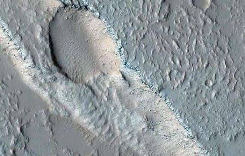 恐怖的外星生物太空蛞蝓 长达900米上百万公斤重