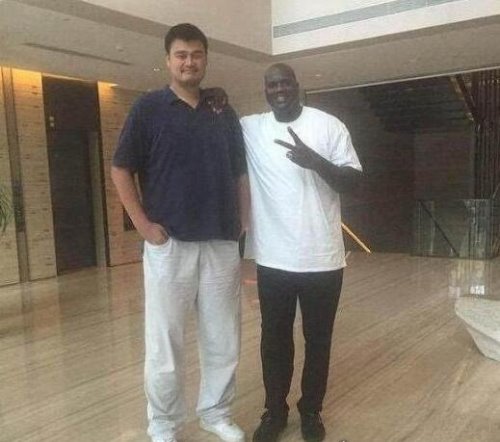 姚明有多高看图就明白 贡献远比身高更值得人尊敬(226cm)