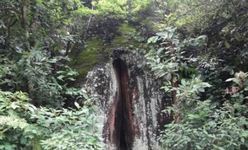 韶关丹霞山阴阳石 酷似男女生殖器的纯天然奇石