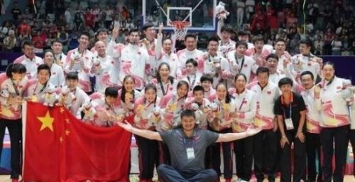 姚明有多高看图就明白 贡献远比身高更值得人尊敬(226cm)