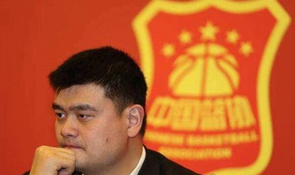 姚明有多高看图就明白 贡献远比身高更值得人尊敬(226cm)