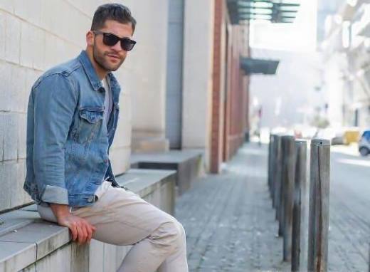 牛仔外套搭配什么裤子男士