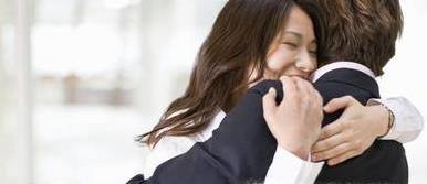 男生暗恋或喜欢一个女生的表现