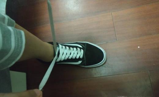 2秒快速系鞋带方法