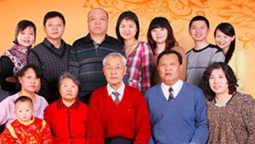拍摄全家福怎样搭配衣服好看？