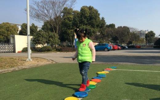 幼儿园自制手工户外玩教具 布飞盘