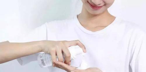 洗面奶正确的使用方法