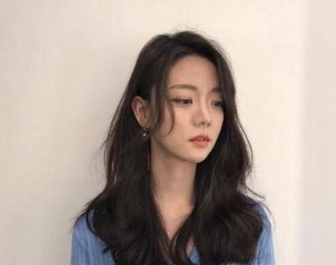 淑女甜美的韩国发型女卷中长发