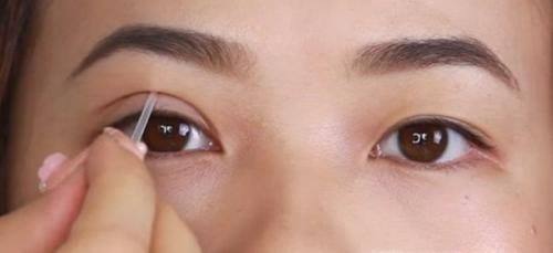 怎样贴双眼皮贴 正确贴双眼皮贴的方法