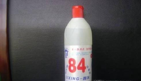 马桶上有黄渍怎么办?